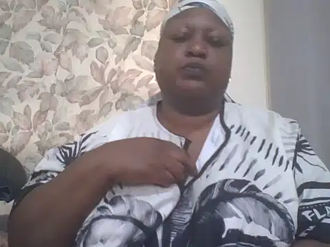 Snapshot of fat_ebonyqueen chatting on July 9, 2026, 5:52 am fat ebonyqueen online show from July 9, 2026, 5:52 am