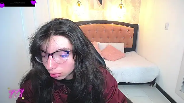 Snapshot of Allyshon_ chatting on July 10, 2026, 8:09 pm Allyshon online show from July 10, 2026, 8:09 pm