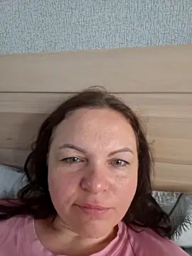 Snapshot of Meri_a chatting on June 7, 2026, 4:28 am Meri a online show from June 7, 2026, 4:28 am