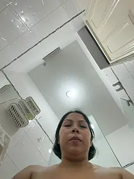 Snapshot of ISABELLA__LUNA chatting on July 1, 2026, 4:02 am ISABELLA LUNA online show from July 1, 2026, 4:02 am