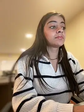 Hanna Cruz  online show from July 11, 2026, 2:28 pm