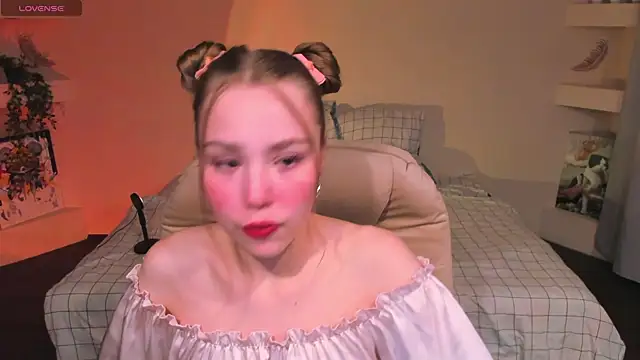 Muse228 online show from June 4, 2026, 7:07 pm