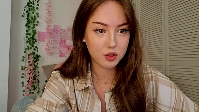 Snapshot of silver_grl chatting on June 17, 2026, 1:27 am silver grl online show from June 17, 2026, 1:27 am