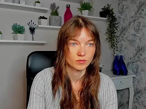KiraBliss28 online show from June 1, 2026, 5:40 am