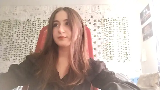 Pollykiss online show from June 19, 2026, 9:59 am