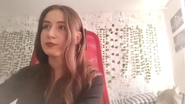 Pollykiss online show from August 7, 2026, 10:43 am