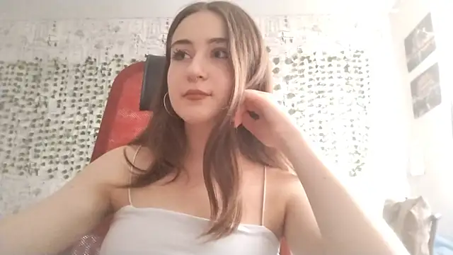 Pollykiss online show from July 4, 2026, 10:43 am