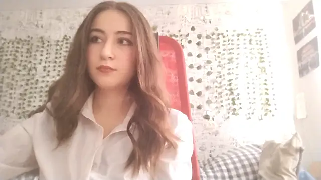Pollykiss online show from June 14, 2026, 9:32 am