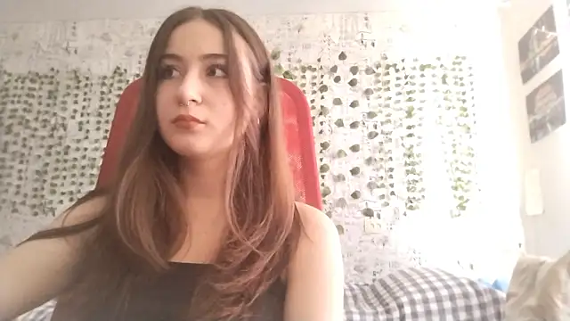 Pollykiss online show from July 3, 2026, 9:38 am