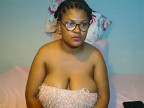 CandyYumsAerolaXX online show from May 26, 2026, 7:12 pm