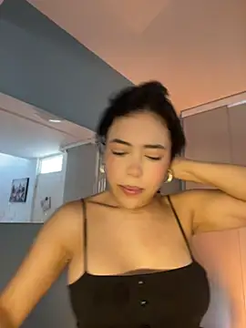 FERNANDAXX  online show from July 9, 2026, 1:32 pm