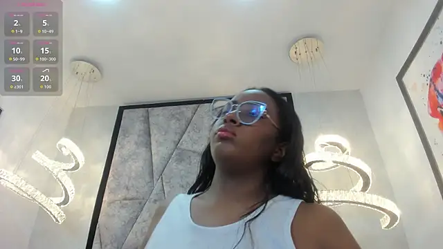 Snapshot of ZoeBrowns chatting on July 14, 2026, 12:44 pm ZoeBrowns online show from July 14, 2026, 12:44 pm
