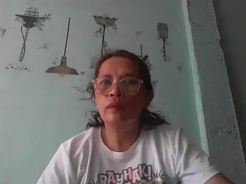 momshe2026 online show from May 30, 2026, 7:58 am