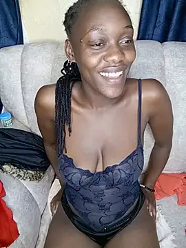 Paulahaze online show from June 3, 2026, 3:39 pm