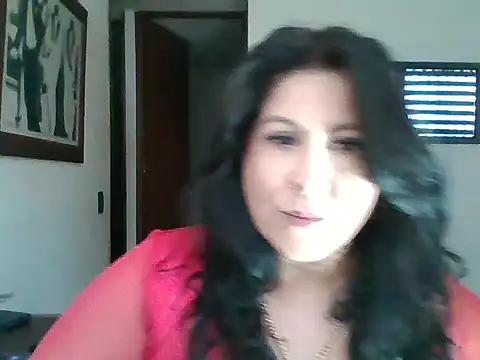 CurvyFireLatina online show from May 27, 2026, 1:51 pm