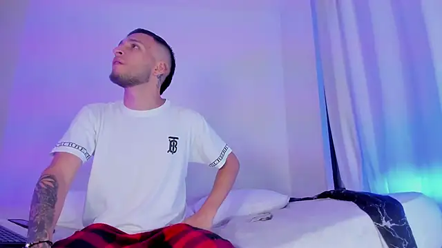  Kevin xxx online show from September 26, 2025, 5:58 am