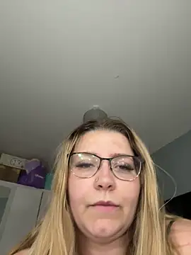 LucieLouBabe online show from May 24, 2026, 11:37 pm