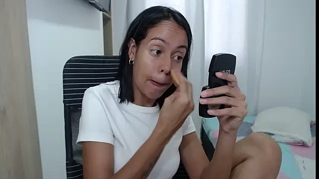 Valeria Santos  online show from June 2, 2026, 1:44 pm