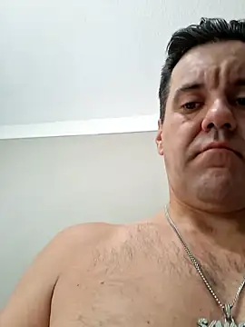 ELVISPRESI online show from June 19, 2026, 9:31 pm