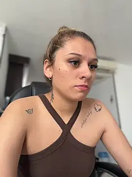 alison parkerrr26 online show from June 2, 2026, 6:41 pm