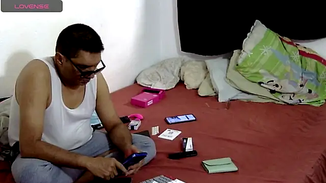 SASSY LOVERS online show from May 26, 2026, 9:35 pm