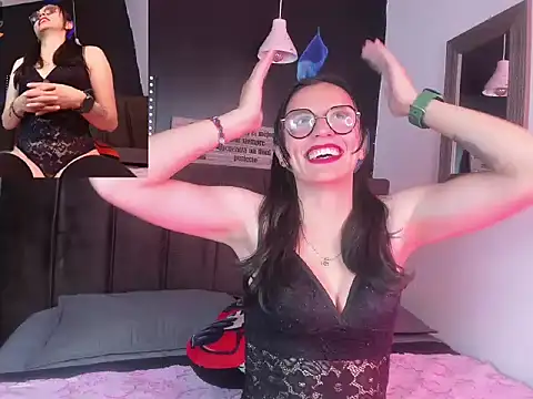 Snapshot of Afroditta_Rosse chatting on June 9, 2026, 8:10 pm Afroditta Rosse online show from June 9, 2026, 8:10 pm