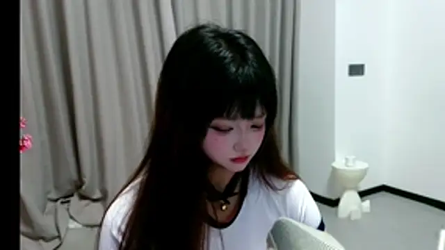 yan-0705 online show from June 1, 2026, 11:32 am