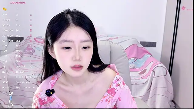 KylinKylin online show from June 4, 2026, 1:49 pm