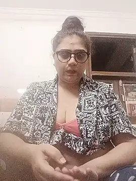 yourchahat27 online show from June 13, 2026, 8:40 pm