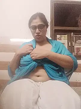 yourchahat27 online show from June 7, 2026, 6:46 pm