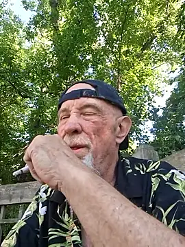 Dreamzluvz2 online show from June 20, 2026, 10:15 pm