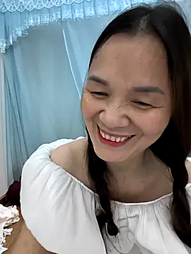 Snapshot of Lye_lovely chatting on July 10, 2026, 1:00 pm Lye lovely online show from July 10, 2026, 1:00 pm