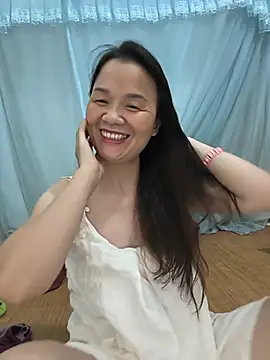 Snapshot of Lye_lovely chatting on July 17, 2026, 5:32 pm Lye lovely online show from July 17, 2026, 5:32 pm