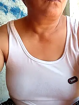 Snapshot of Bong_sexy chatting on July 14, 2026, 3:22 am Bong sexy online show from July 14, 2026, 3:22 am