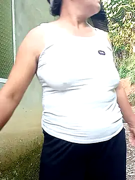 Snapshot of Bong_sexy chatting on July 20, 2026, 10:39 am Bong sexy online show from July 20, 2026, 10:39 am