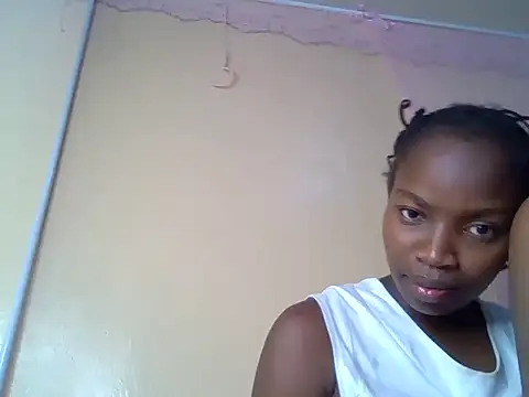 aliana082169 online show from July 18, 2026, 9:23 pm