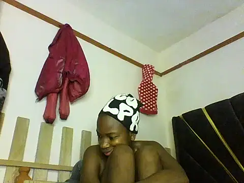 aliana082169 online show from May 28, 2026, 8:11 am