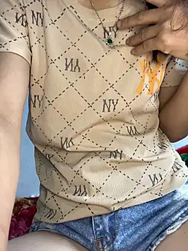 Miuuu22 online show from July 19, 2026, 2:09 am