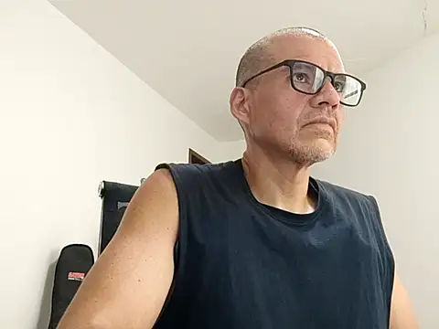 Gaceru01006 online show from June 3, 2026, 12:33 am