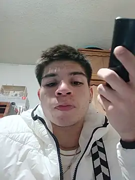 Snapshot of Oliver_LA chatting on August 2, 2026, 5:39 am Oliver LA online show from August 2, 2026, 5:39 am