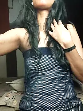 PUNAM779 online show from May 29, 2026, 1:44 am