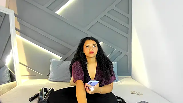 scarlett  3 online show from May 31, 2026, 4:24 pm