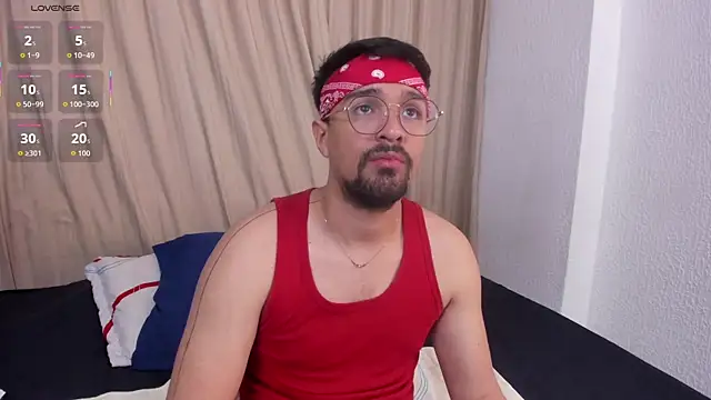 Snapshot of max_ed chatting on June 16, 2026, 10:59 am max ed online show from June 16, 2026, 10:59 am