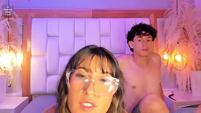 Amy and Alex online show from June 3, 2026, 2:33 pm