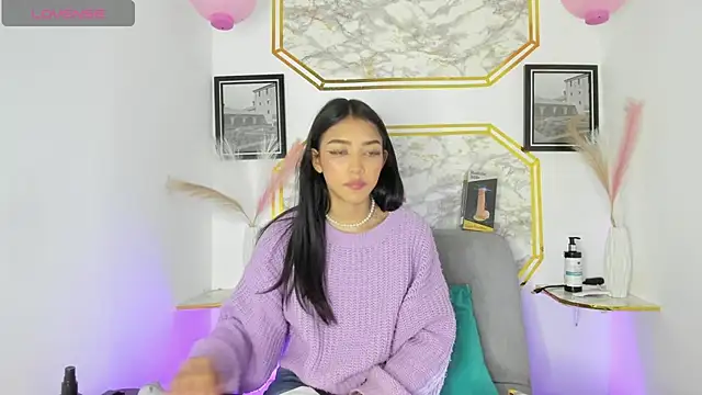 jaulyn 18   online show from May 31, 2026, 12:33 pm