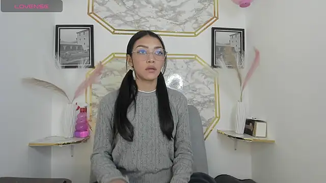 jaulyn 18   online show from June 26, 2026, 7:20 pm