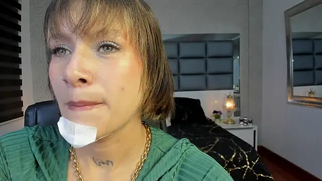 Snapshot of Mrs_Regina_clk chatting on July 21, 2026, 3:52 am Mrs Regina clk online show from July 21, 2026, 3:52 am