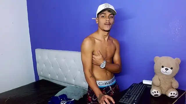 Angel foxc13 online show from June 30, 2026, 2:55 am