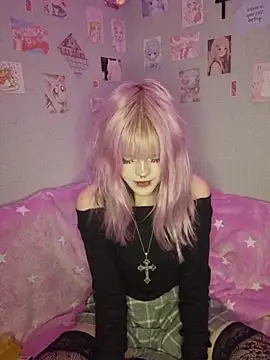 VelvetAlice online show from June 3, 2026, 9:30 pm