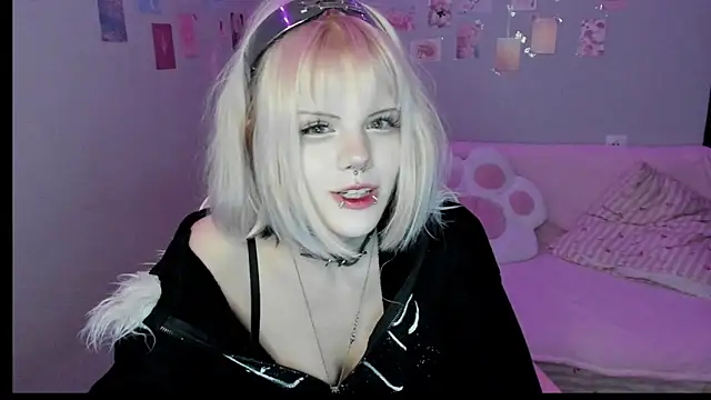 VelvetAlice online show from July 16, 2026, 9:12 pm